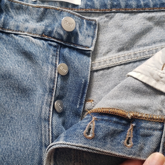 Reformation Max Mid Rise Relaxed Short - Picture 5 of 6